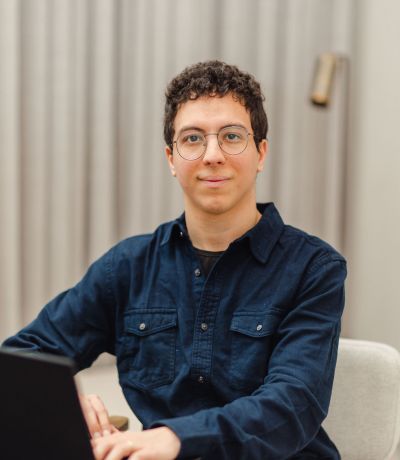 Luca Teixeira - laptop 01.jpg