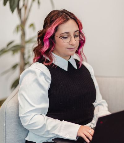 Fernanda Gomes Ferreira - laptop 01.jpg