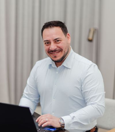 Bassam Karoui - laptop 01.jpg