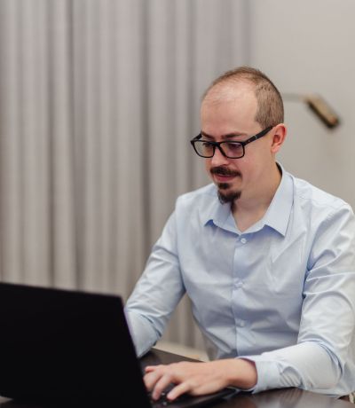 Stefan Sorin Dumitru - laptop 01.jpg